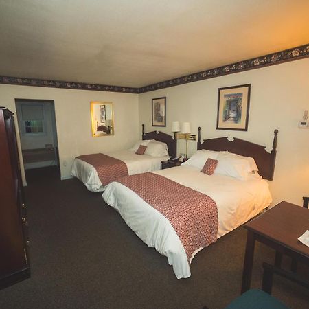 The Chalet Motel Mequon Esterno foto