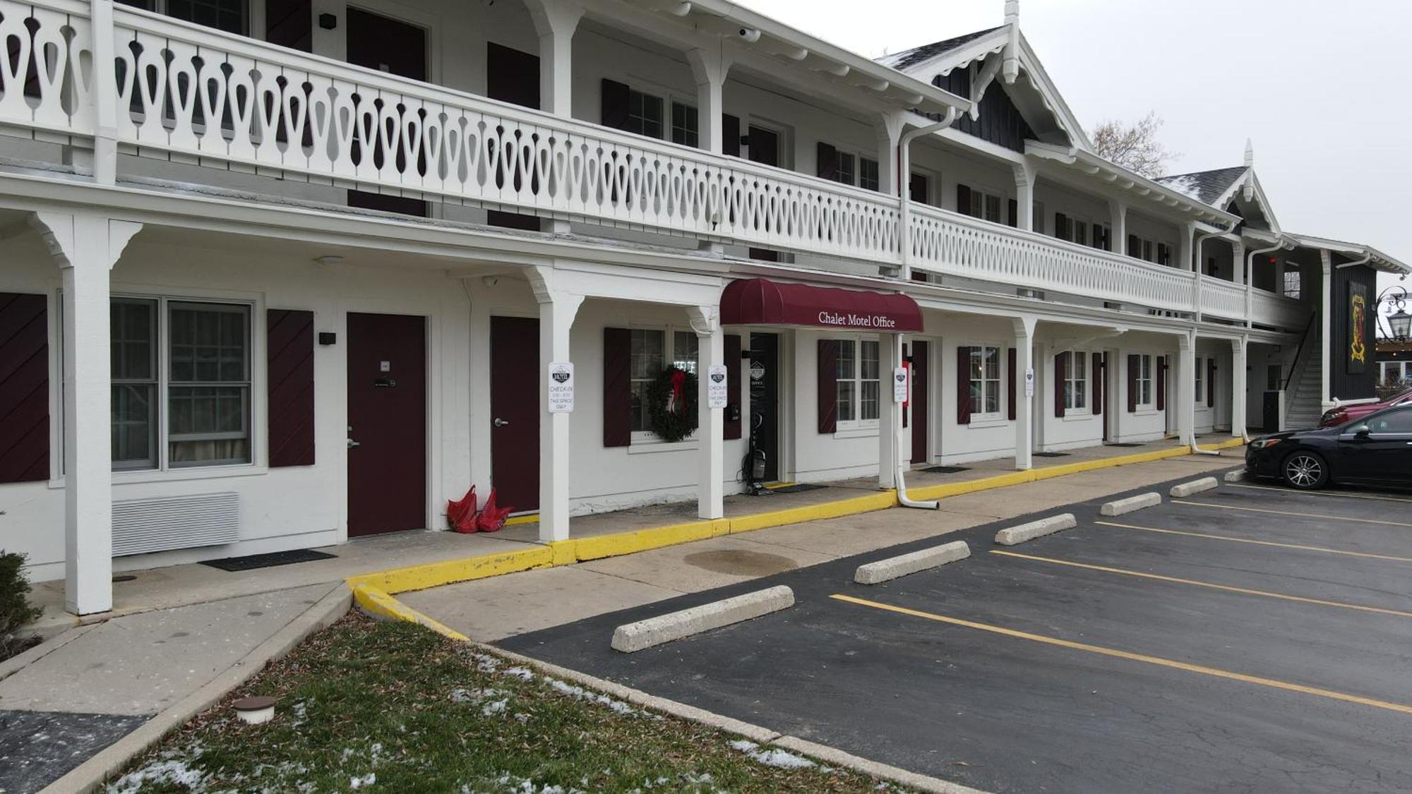 The Chalet Motel Mequon Esterno foto