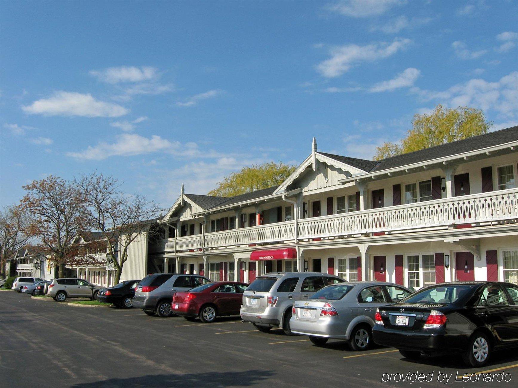 The Chalet Motel Mequon Esterno foto