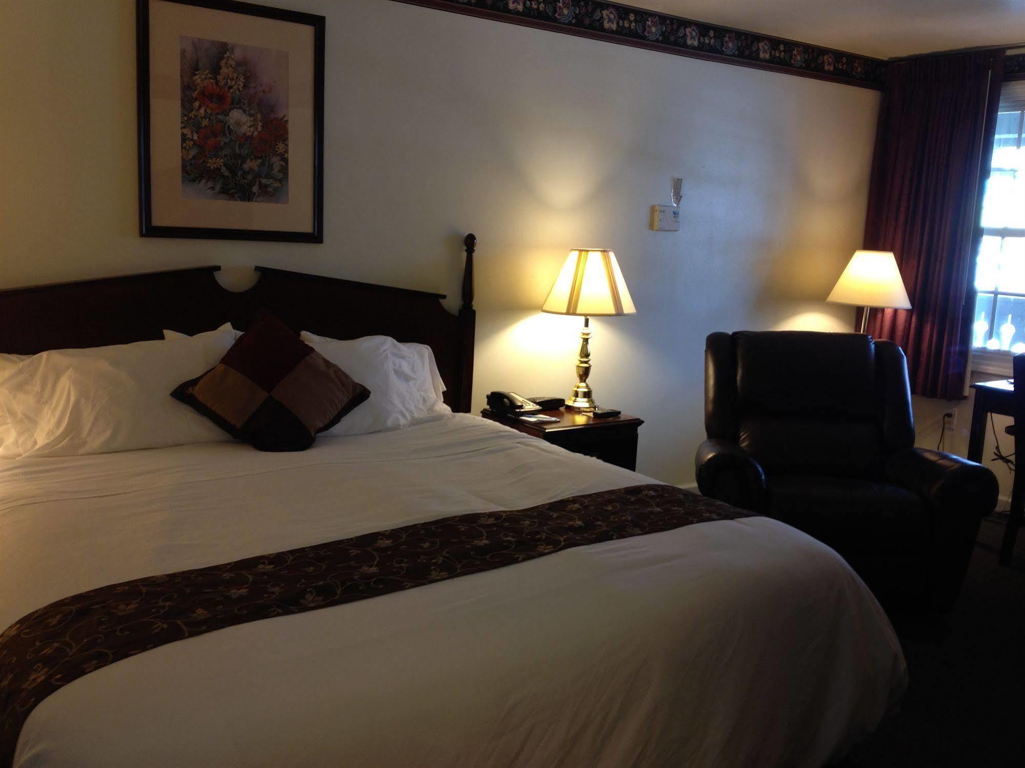 The Chalet Motel Mequon Esterno foto