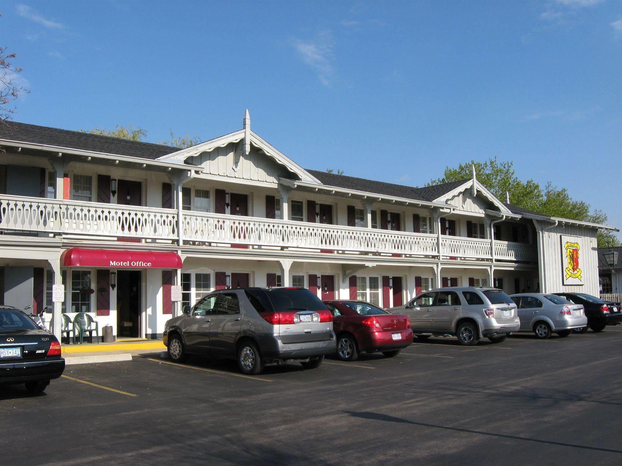 The Chalet Motel Mequon Esterno foto