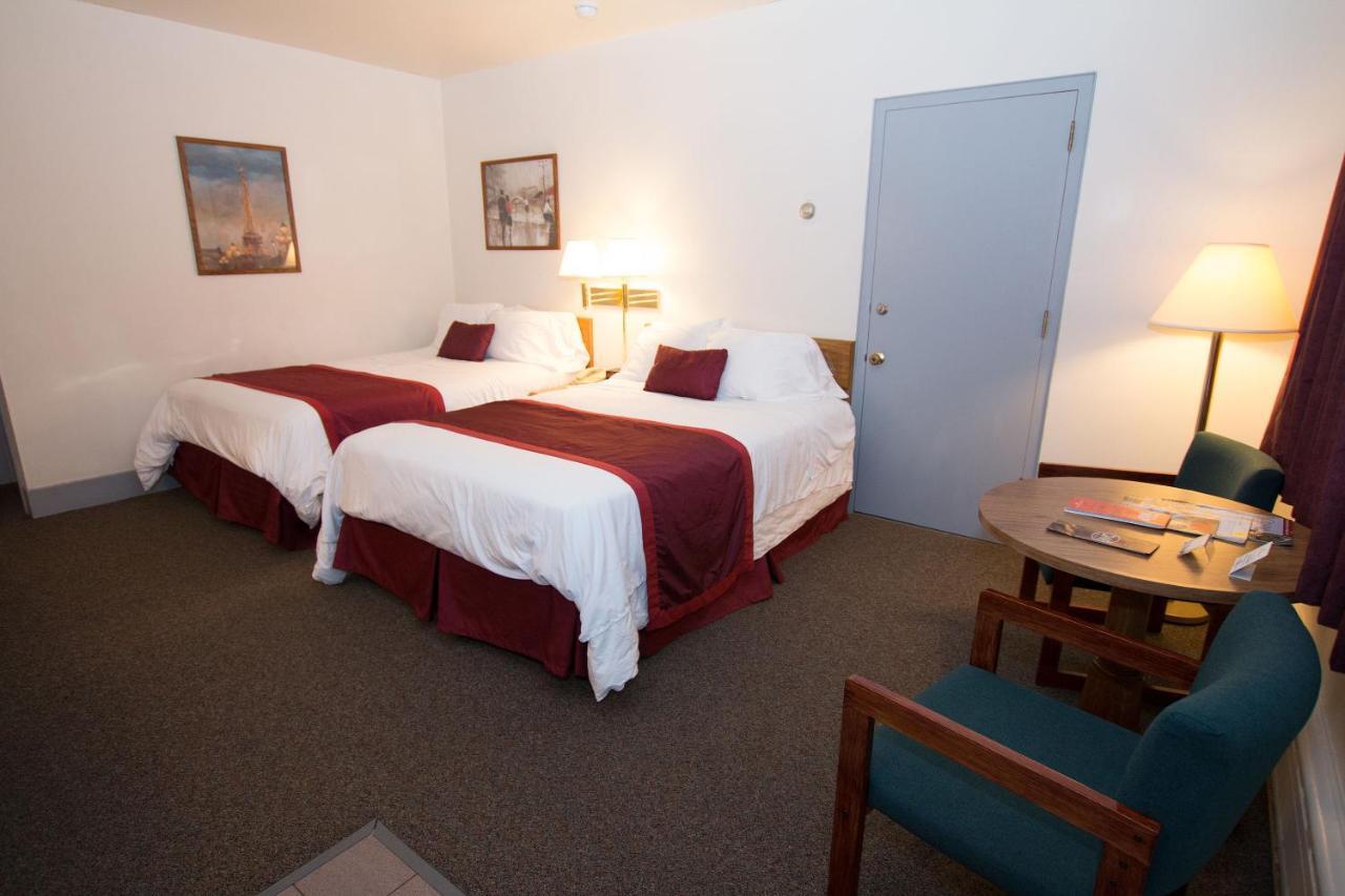 The Chalet Motel Mequon Esterno foto
